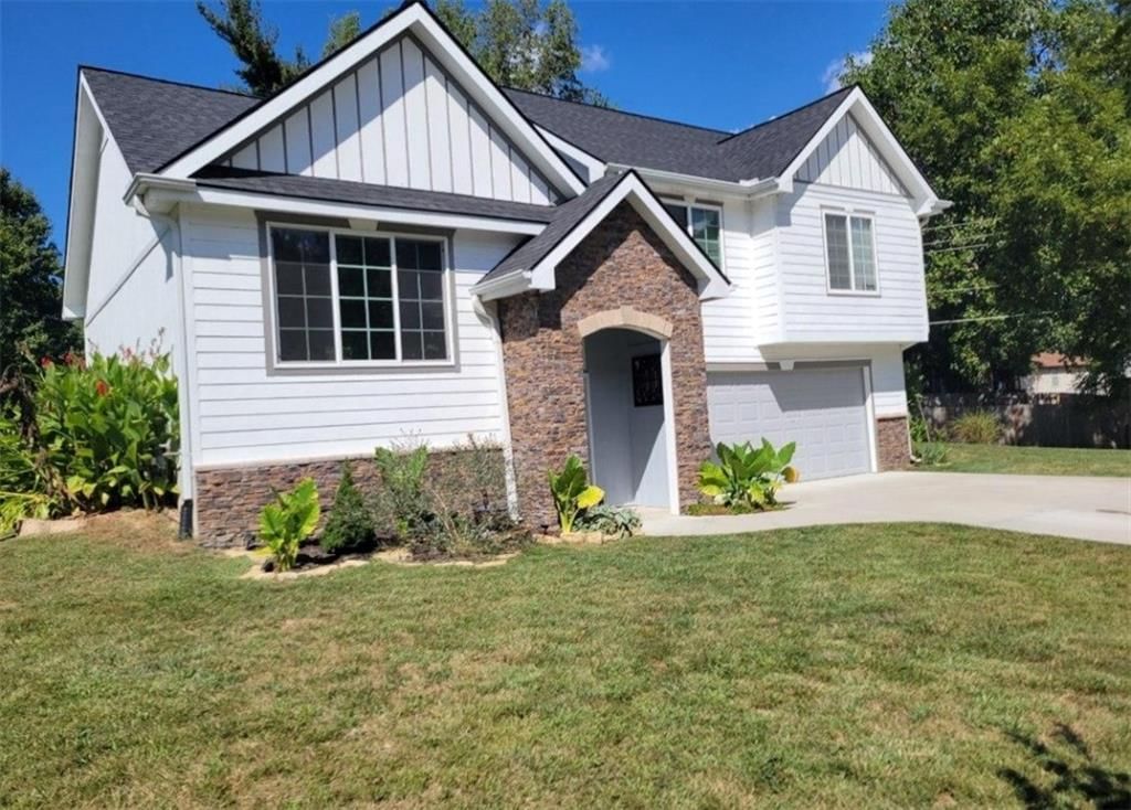 5716 NW Creekview Drive — photo 40