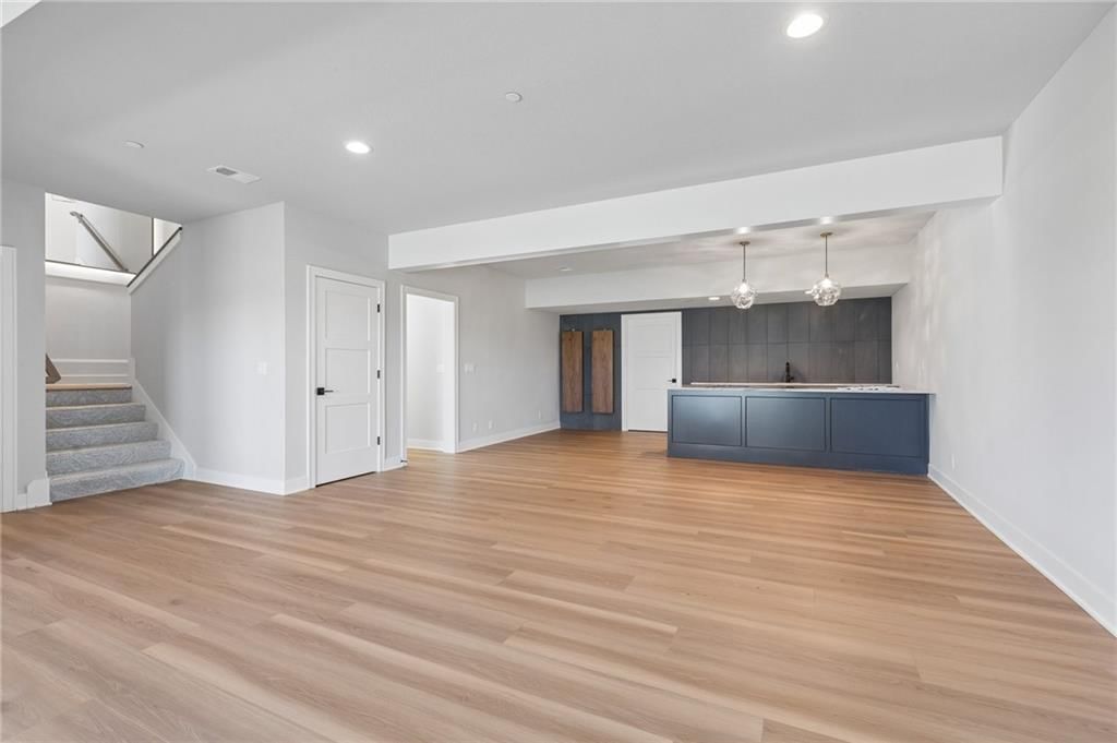 13721 Pembroke Lane — photo 25