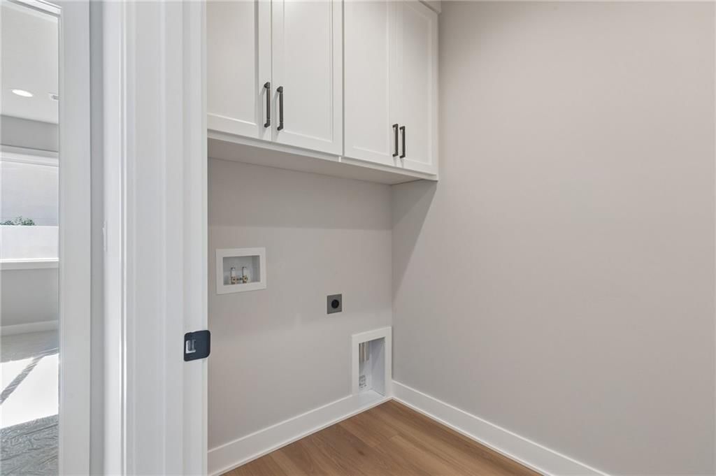 13721 Pembroke Lane — photo 30