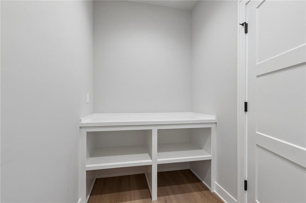 13721 Pembroke Lane — photo 31