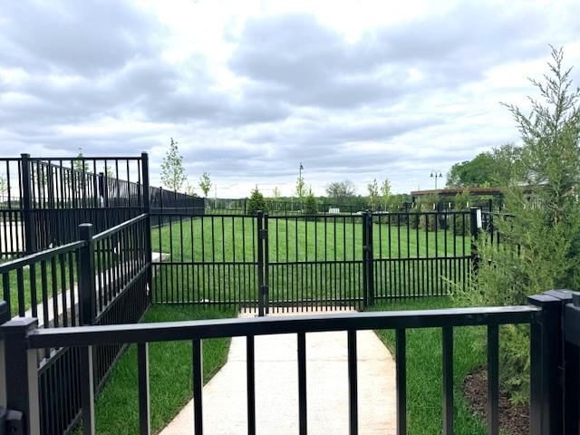 13721 Pembroke Lane — photo 49