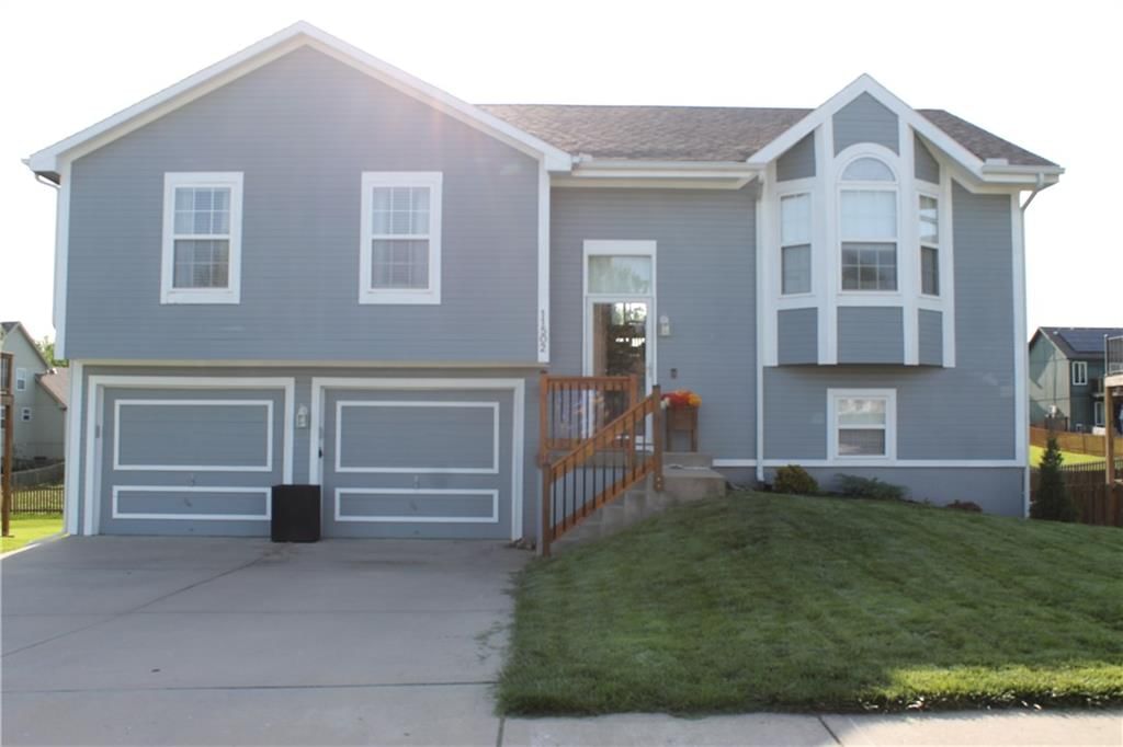 11502 N Laurel Avenue — photo 1
