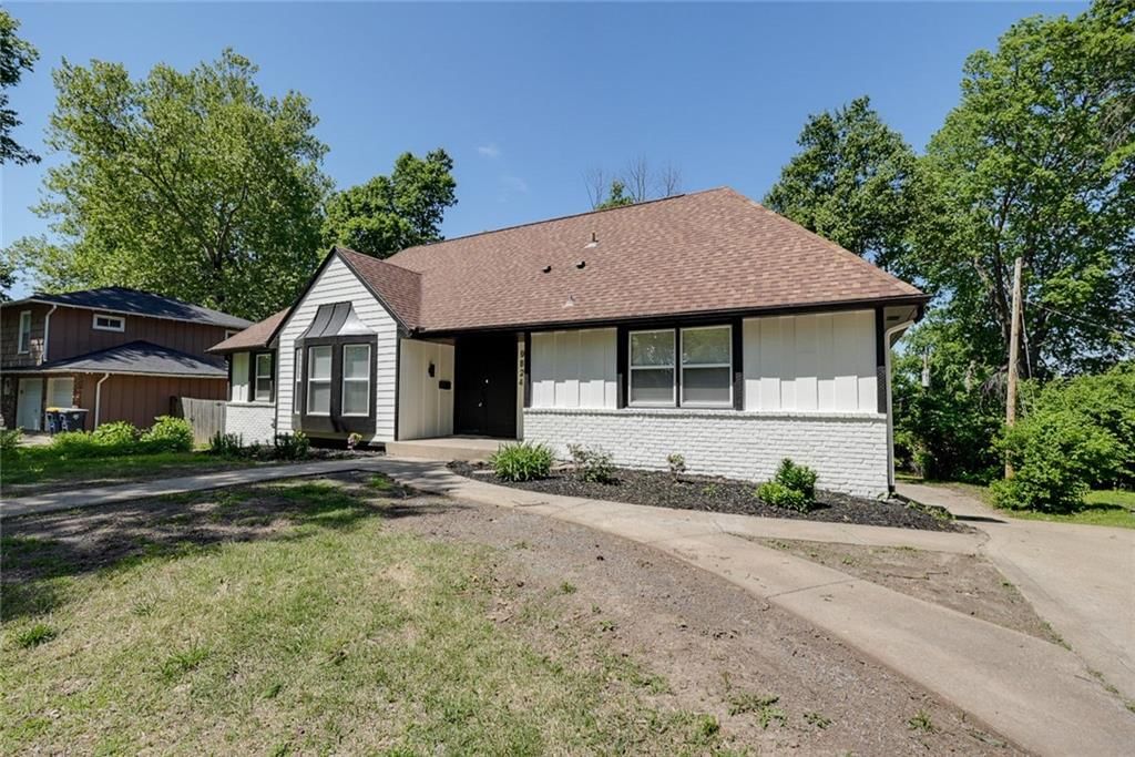 9824 Lydia Avenue — photo 3