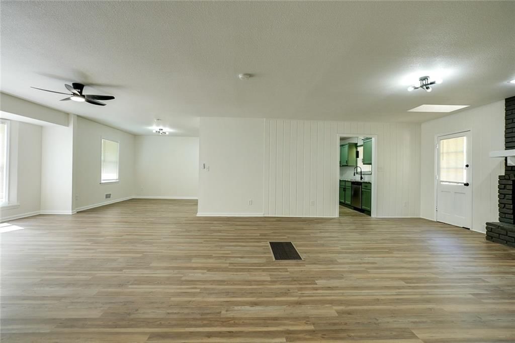 9824 Lydia Avenue — photo 6