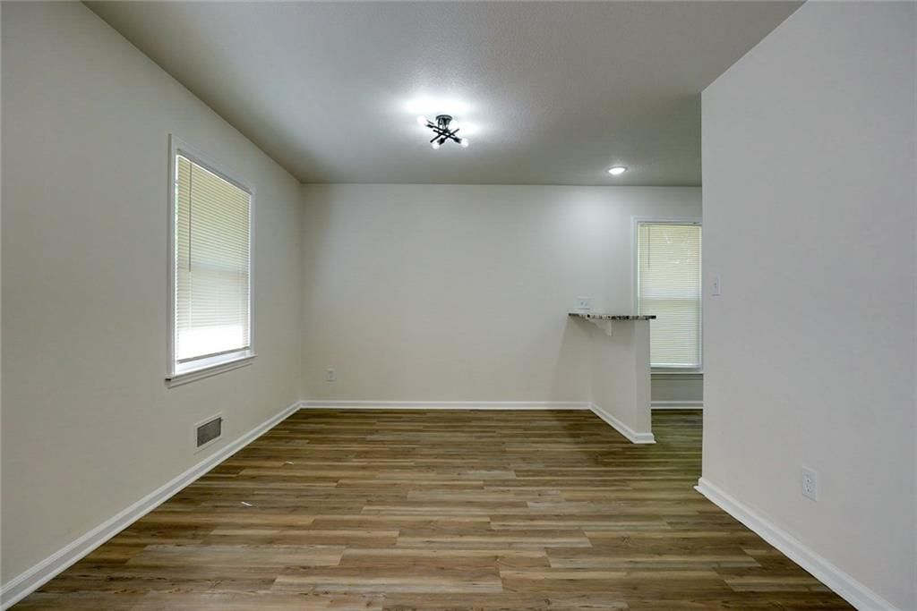 9824 Lydia Avenue — photo 7