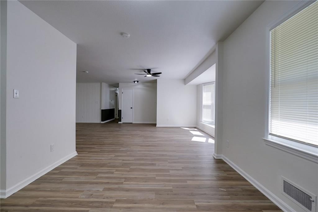 9824 Lydia Avenue — photo 8