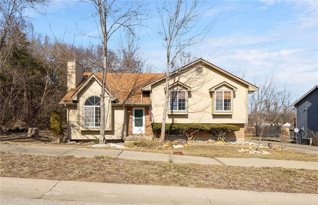 410 SW 24Th Street, Oak Grove, MO