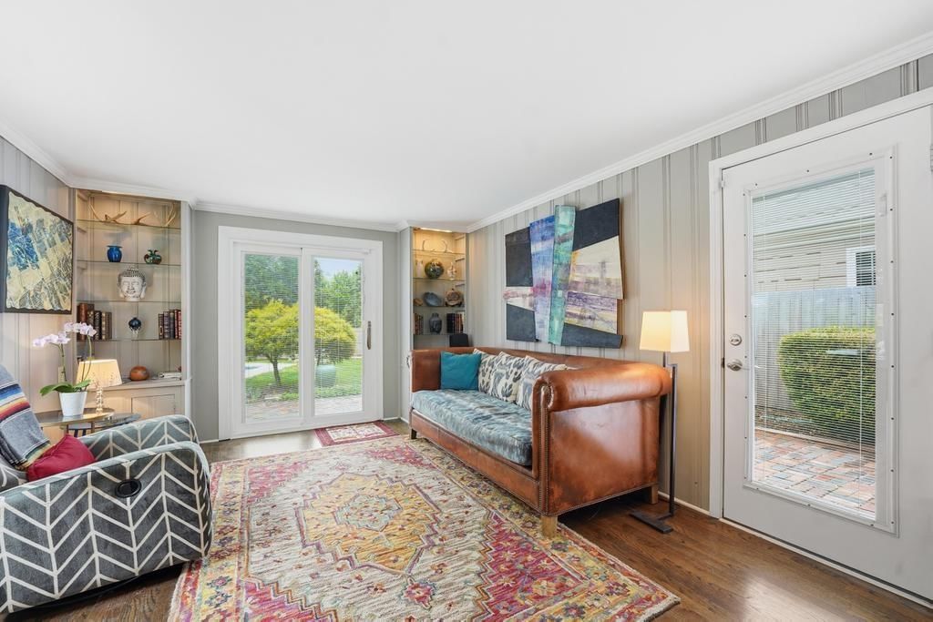 2105 W 50th Terrace — photo 9