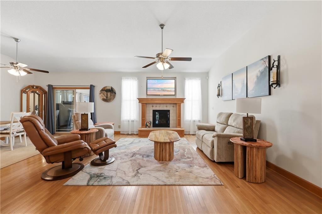 2126 NE Sparta Drive — photo 5