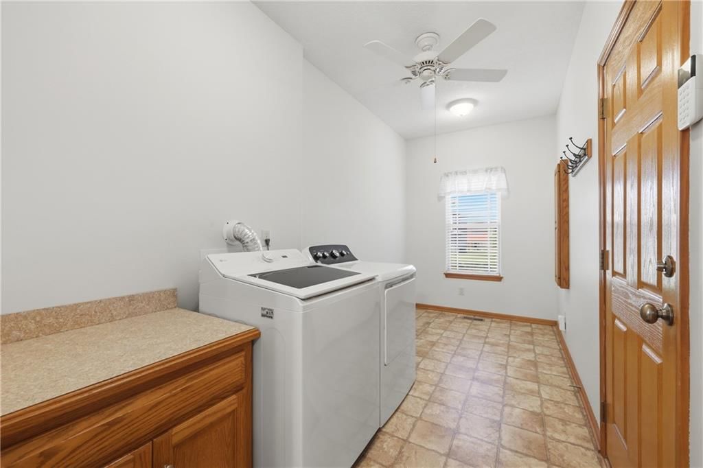 2126 NE Sparta Drive — photo 14