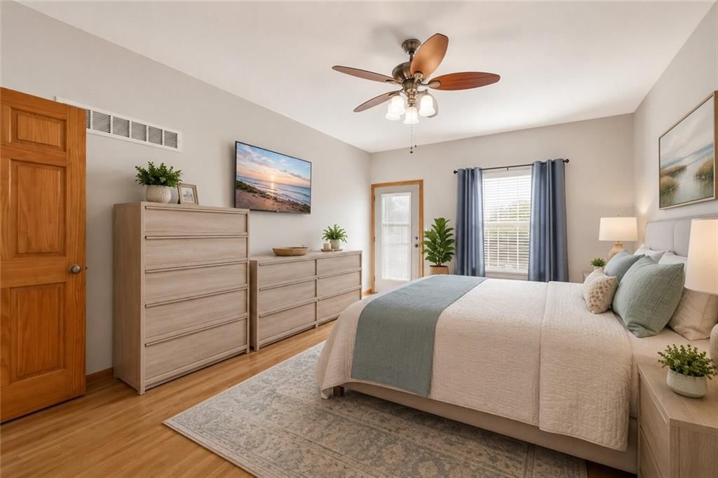 2126 NE Sparta Drive — photo 24