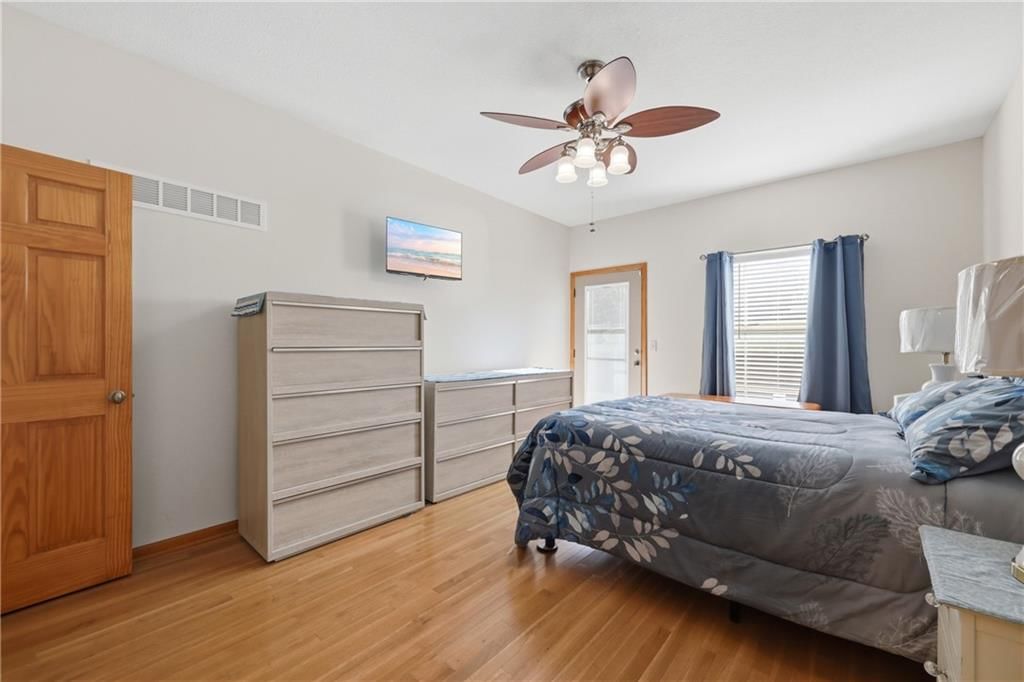 2126 NE Sparta Drive — photo 26