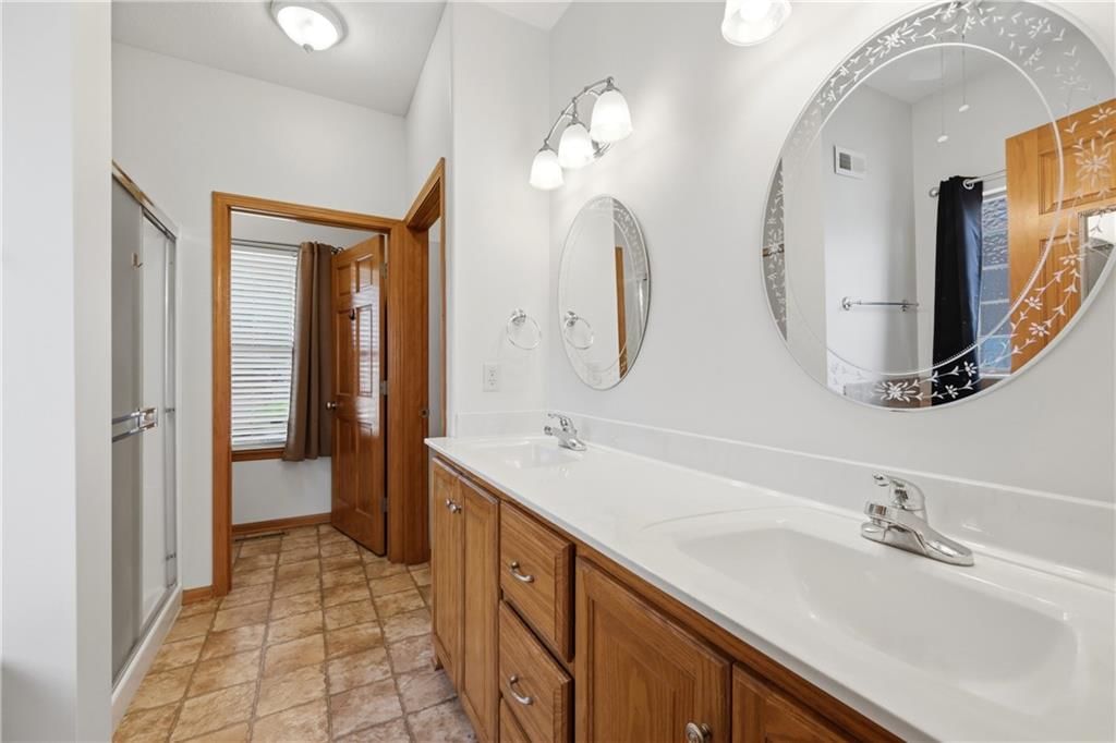 2126 NE Sparta Drive — photo 28