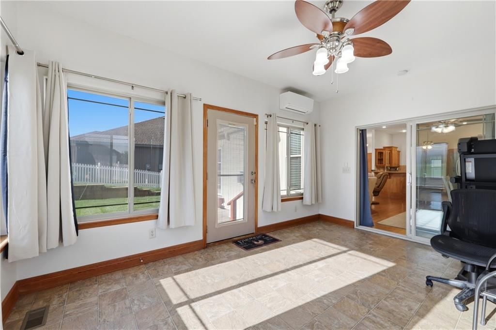 2126 NE Sparta Drive — photo 33