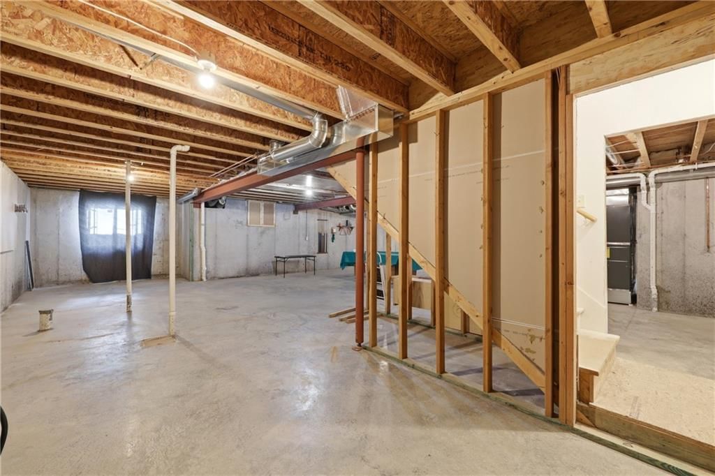 2126 NE Sparta Drive — photo 34