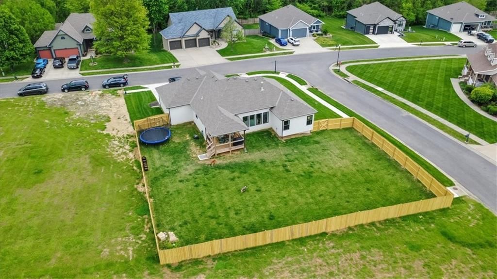 2210 Piedmont Place — photo 6