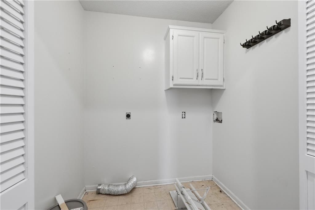 12308 Corrington Avenue — photo 11