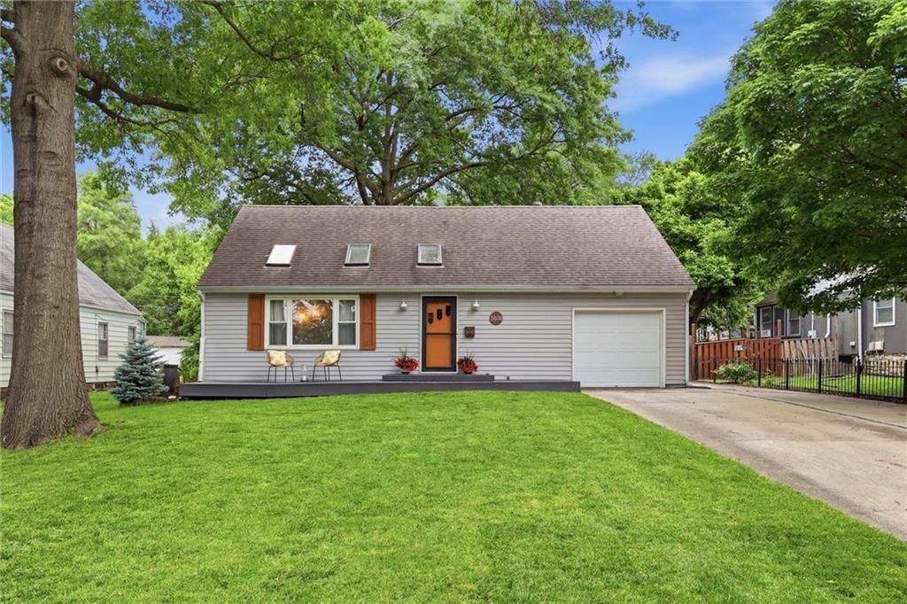 5638 Maple Street — photo 2