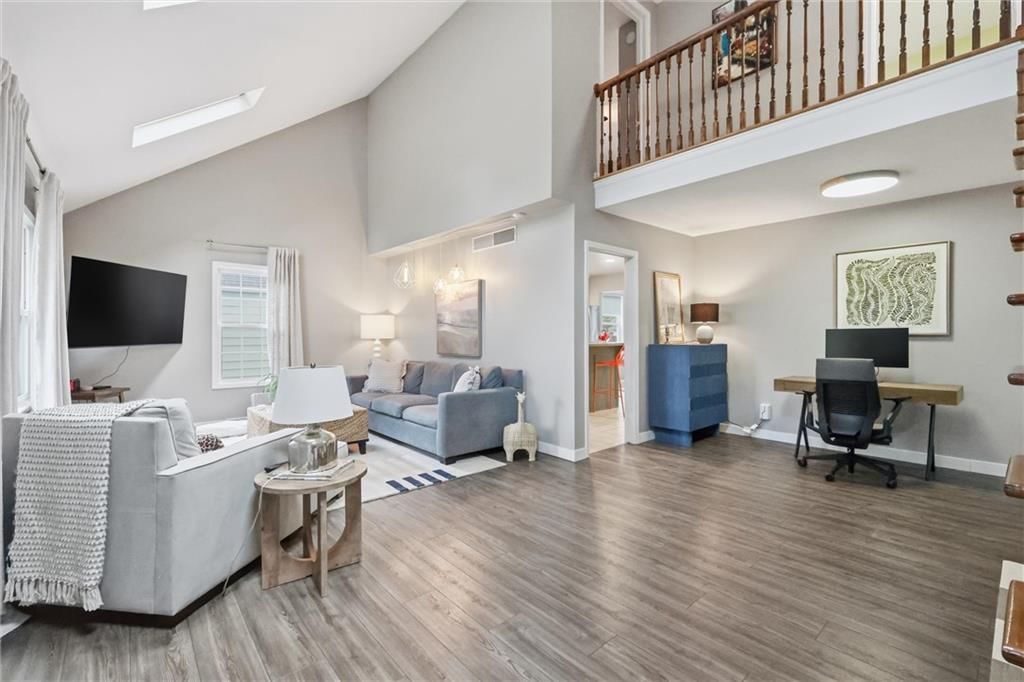 5638 Maple Street — photo 4