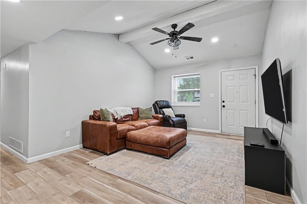 3804 Shadybrook Lane — photo 9