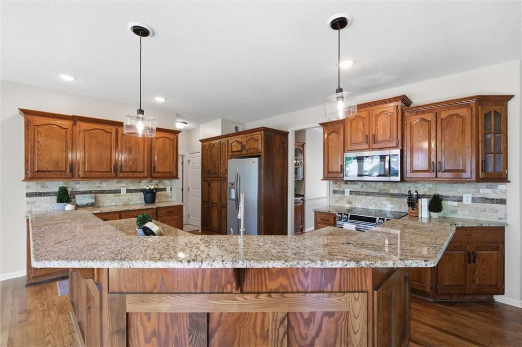 8016 N Chatham Avenue — photo 9