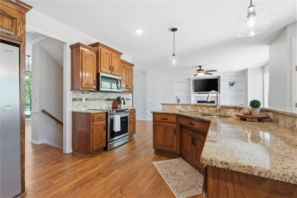 8016 N Chatham Avenue — photo 10