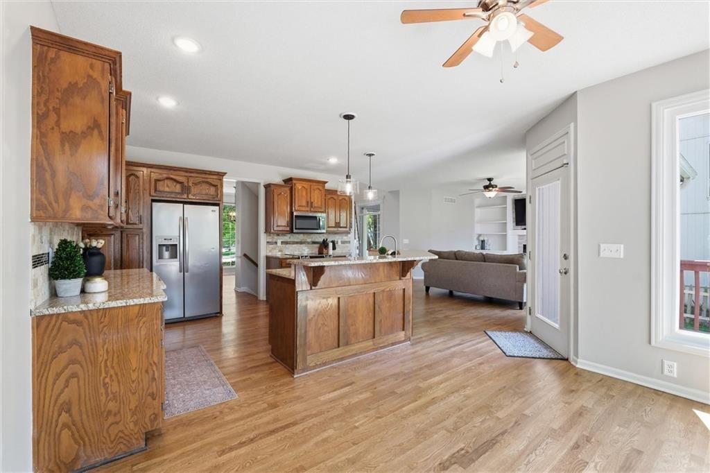 8016 N Chatham Avenue — photo 11