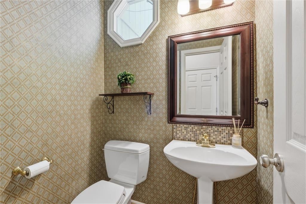 8016 N Chatham Avenue — photo 17