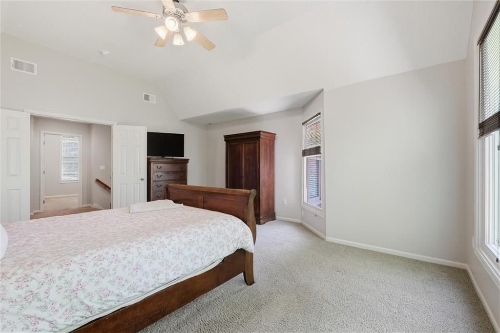 8016 N Chatham Avenue — photo 20