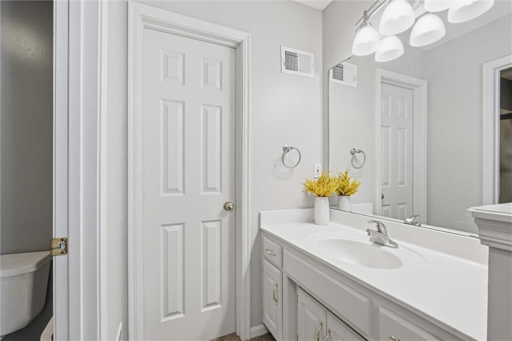 8016 N Chatham Avenue — photo 27