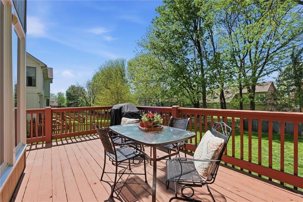 8016 N Chatham Avenue — photo 36