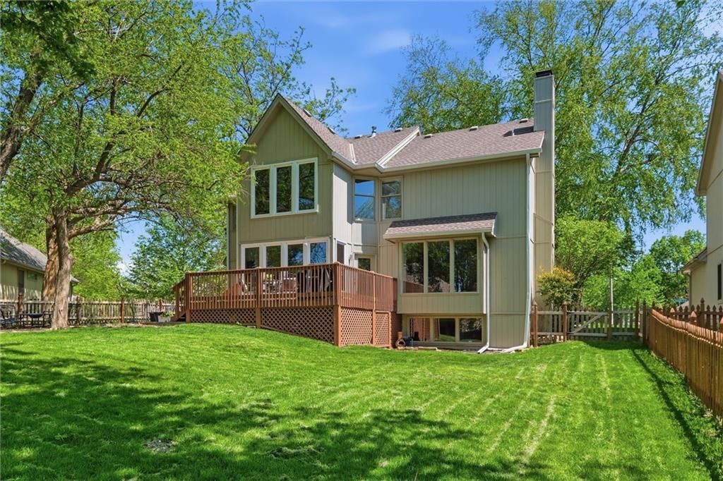 8016 N Chatham Avenue — photo 38