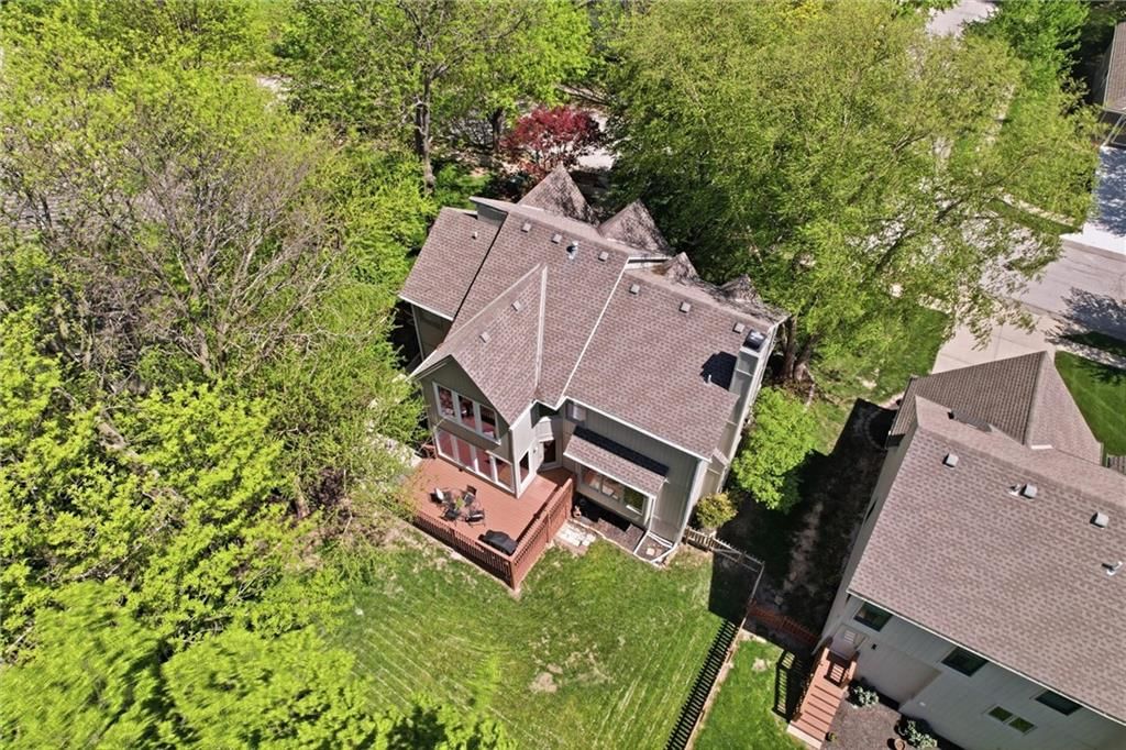 8016 N Chatham Avenue — photo 40