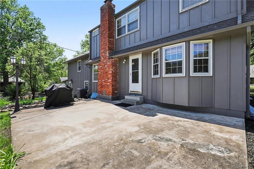 12931 Smalley Avenue — photo 27