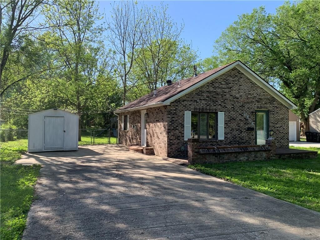 8404 Greenwood Road — photo 2
