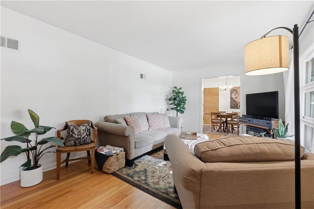 5302 Flint Street — photo 5