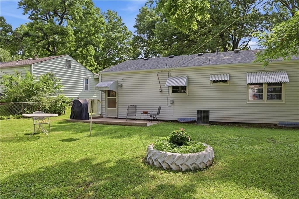 5302 Flint Street — photo 32
