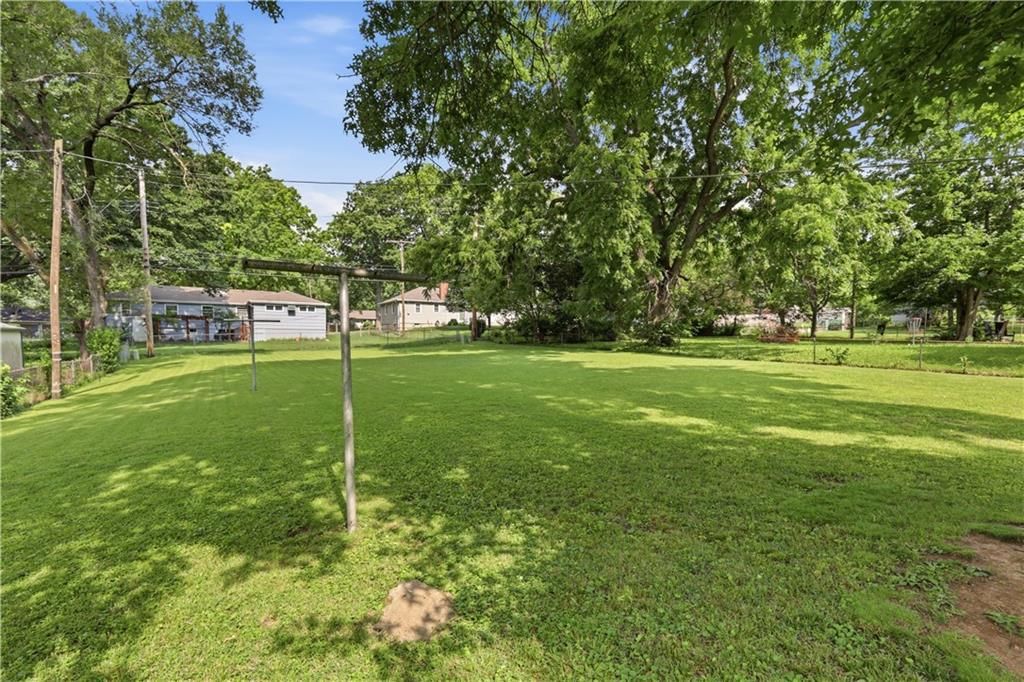 5302 Flint Street — photo 34