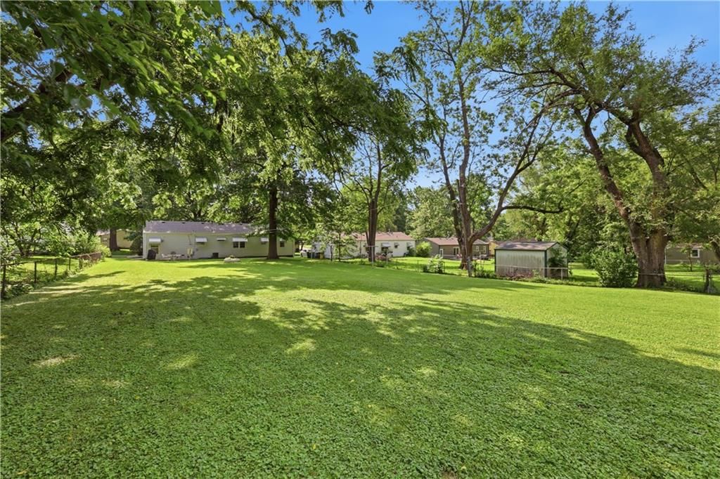 5302 Flint Street — photo 36