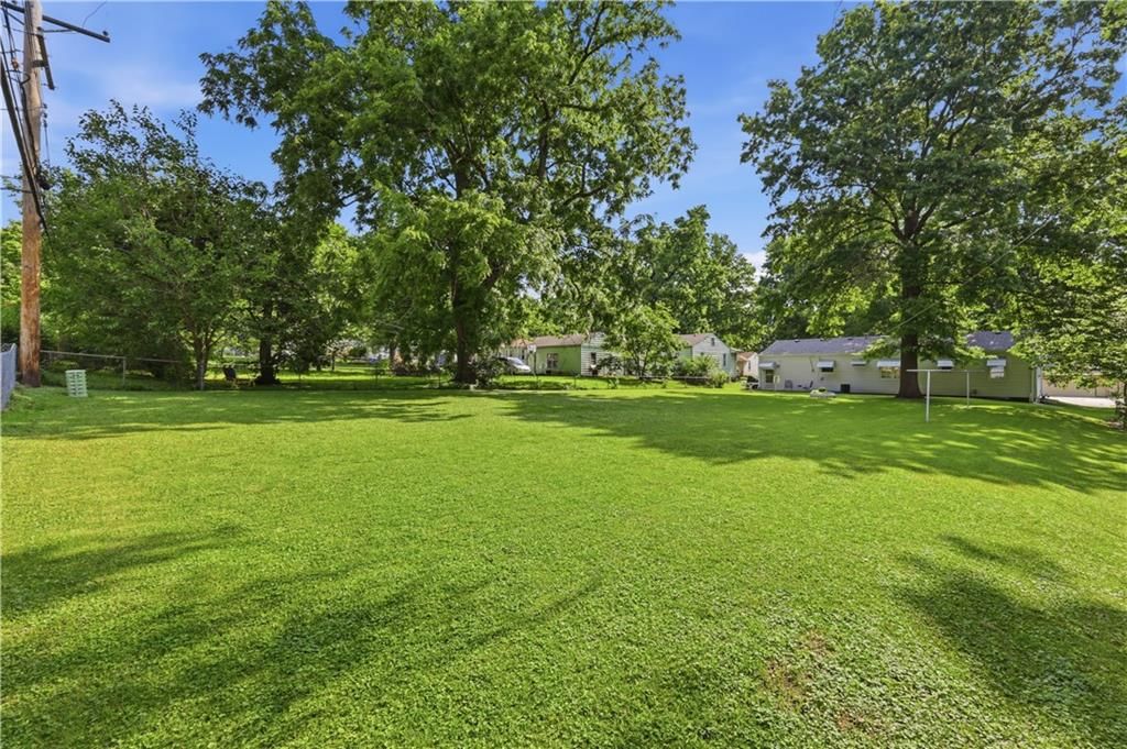 5302 Flint Street — photo 37