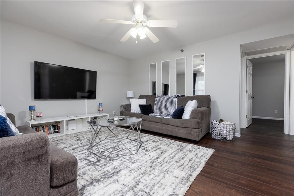 6834 N Olive Street — photo 2