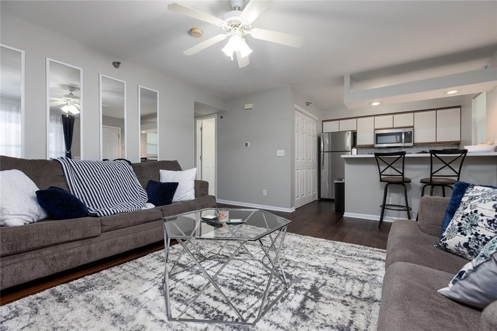 6834 N Olive Street — photo 3