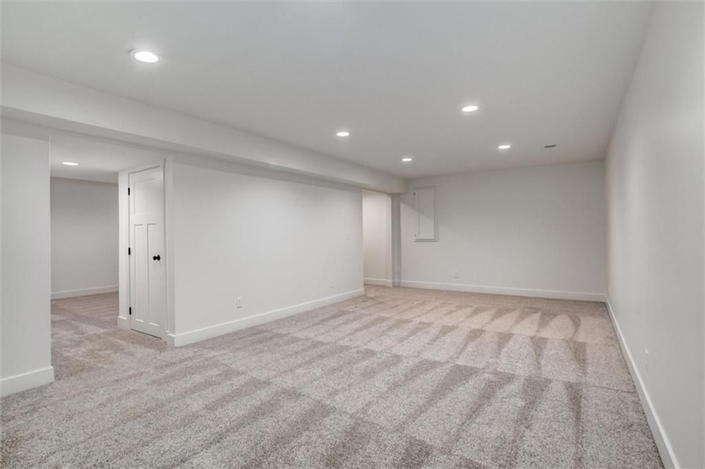 7370 N Lamar Avenue — photo 24