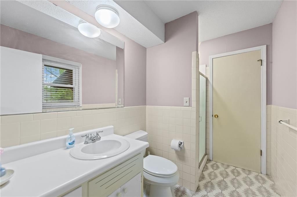 1610 NE 68th Street — photo 23