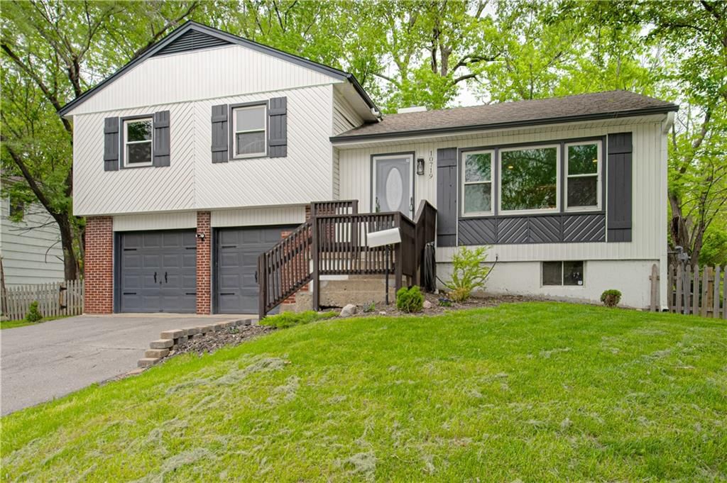 10719 Mersington Avenue — photo 2