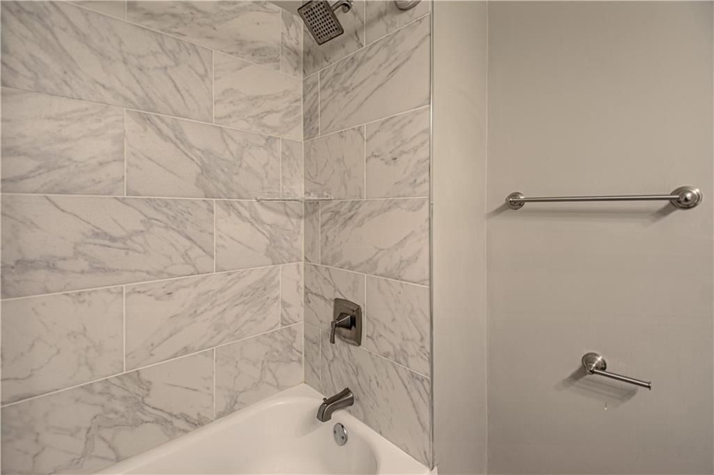 10719 Mersington Avenue — photo 21