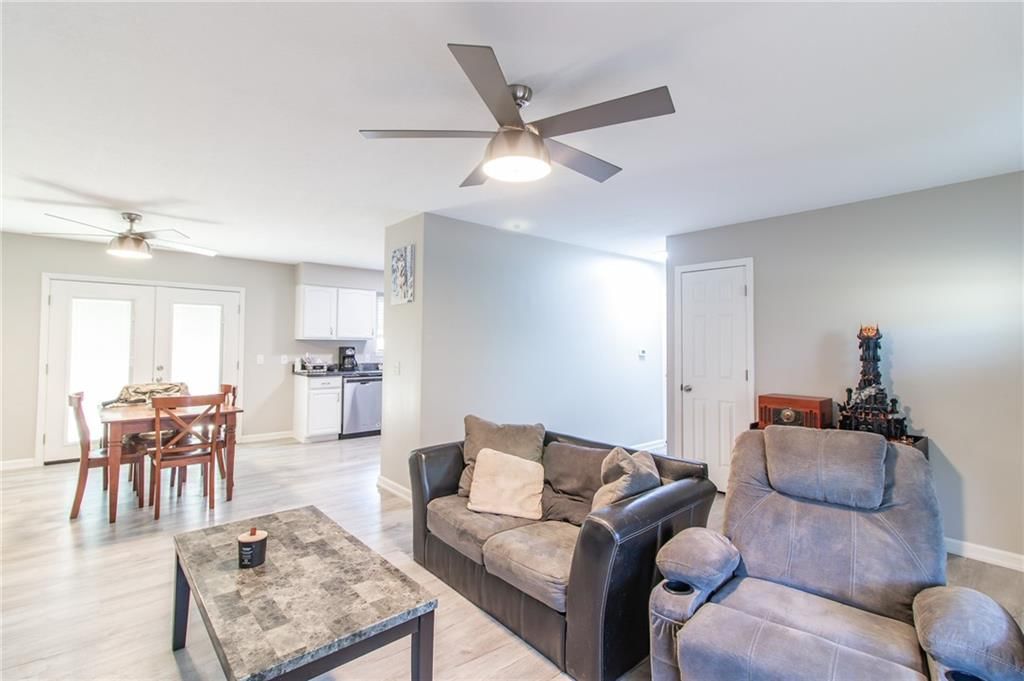 502 Mallory Court — photo 10