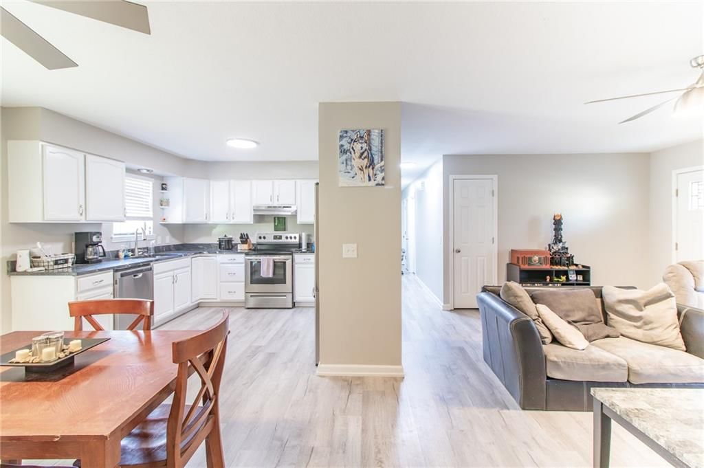 502 Mallory Court — photo 11