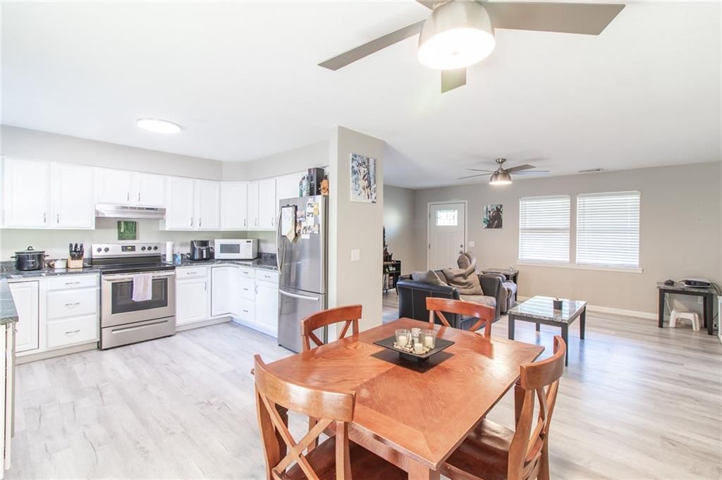 502 Mallory Court — photo 12