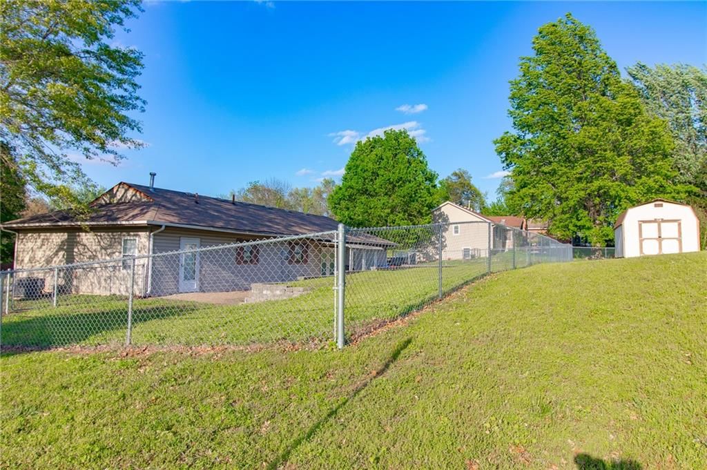 502 Mallory Court — photo 23